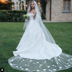 Oscar De La Renta Floral Veil NWOT